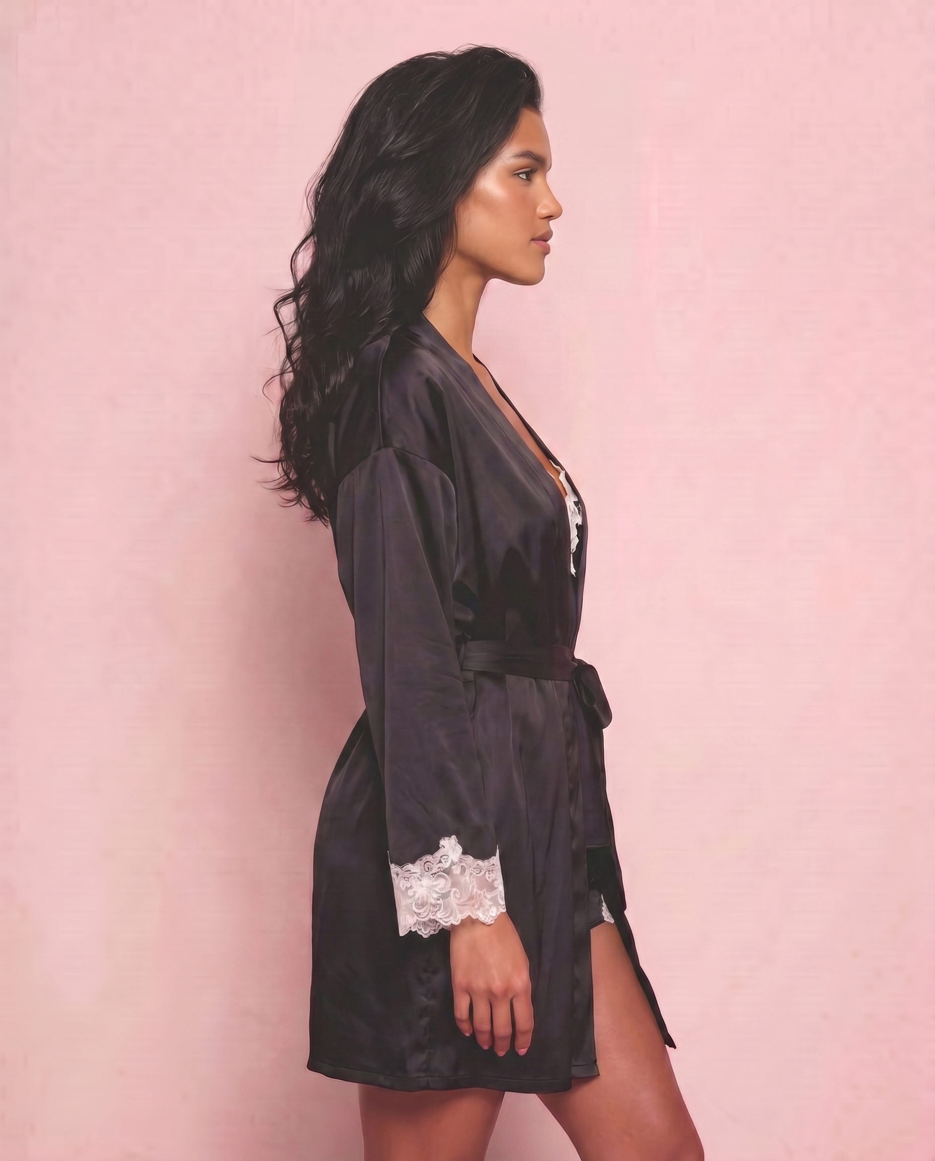 Maya Silk Short Robe in Noir