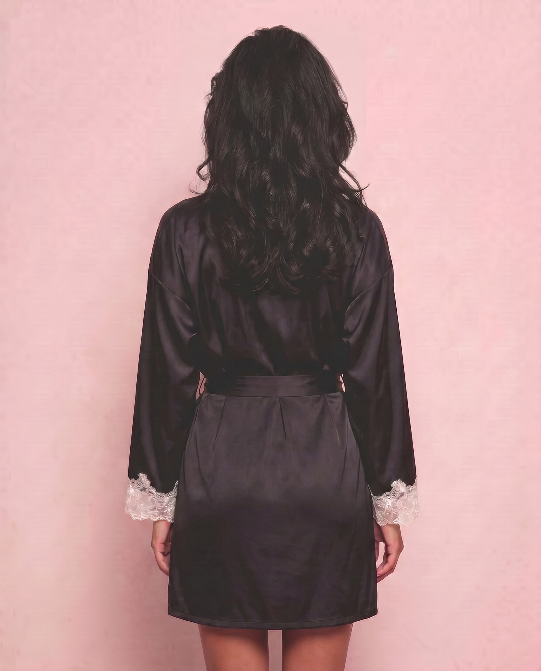 Maya Silk Short Robe in Noir