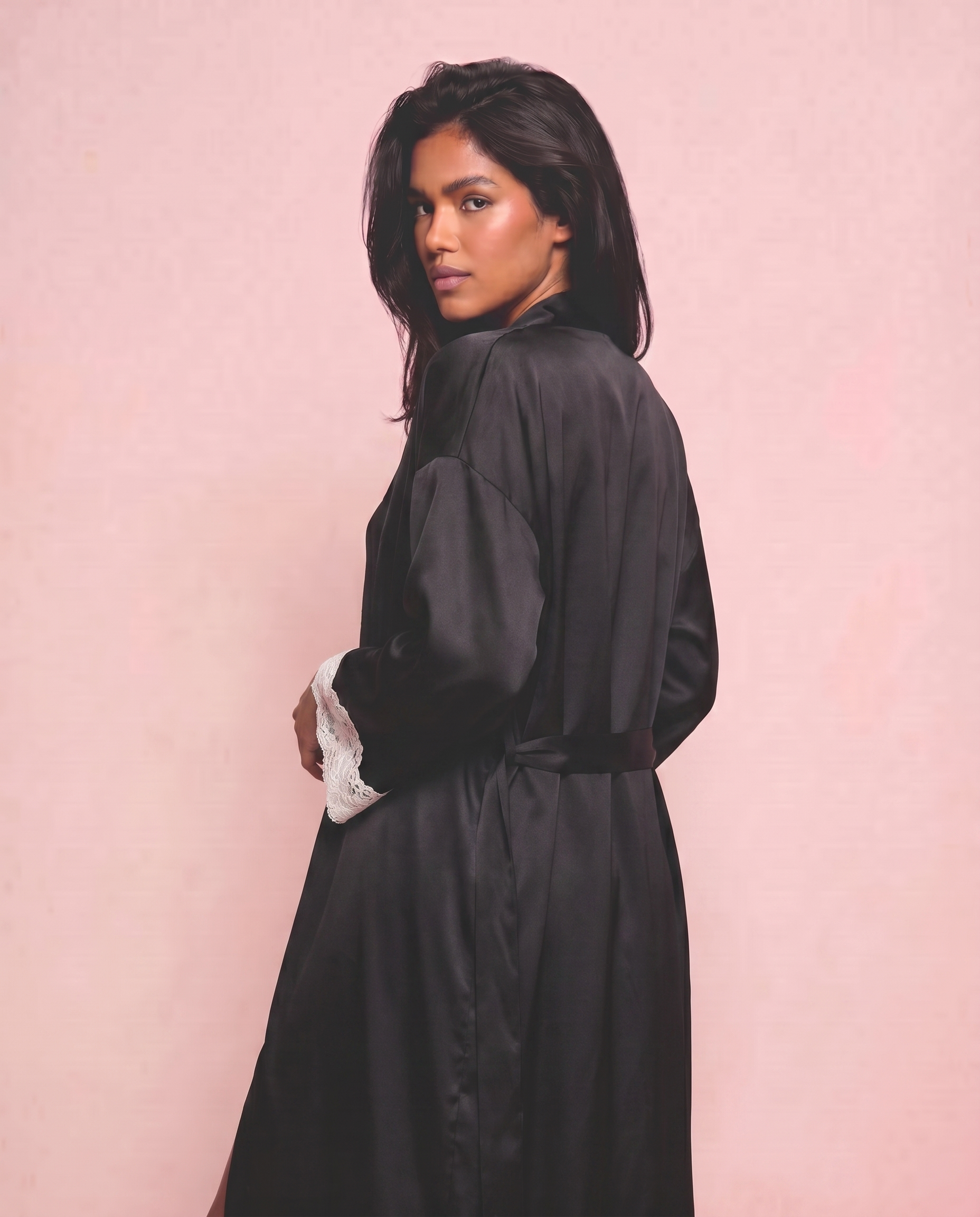 Margo Silk Long Robe in Noir